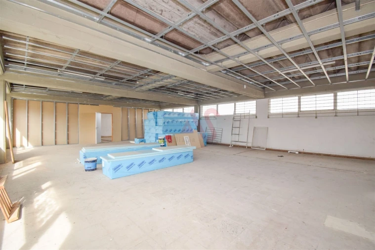 Armazém para Arrendamento em Santa Iria de Azoia, São João da Talha e Bobadela Foto 5