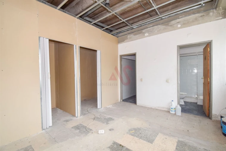 Armazém para Arrendamento em Santa Iria de Azoia, São João da Talha e Bobadela Foto 4