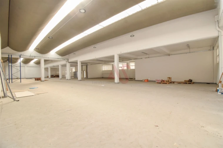 Armazém para Arrendamento em Santa Iria de Azoia, São João da Talha e Bobadela Foto 14