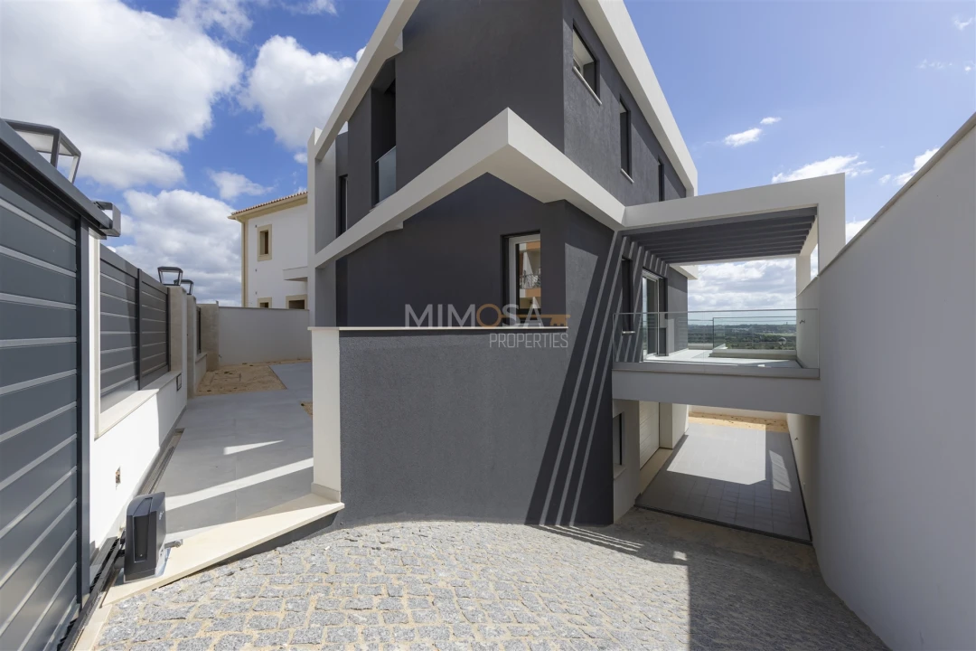 Moradia T4 para Venda em Mexilhoeira Grande Foto 5