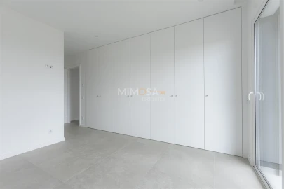Moradia T4 para Venda em Mexilhoeira Grande