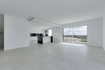 Moradia T4 para Venda em Mexilhoeira Grande