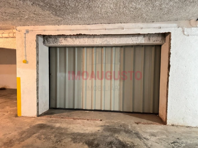 Garagem para Venda em Guarda