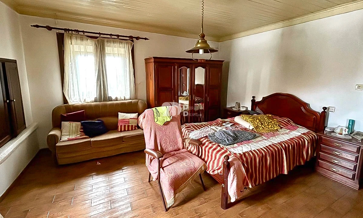 Moradia T5 para Venda em Barcos e Santa Leocádia Foto 7