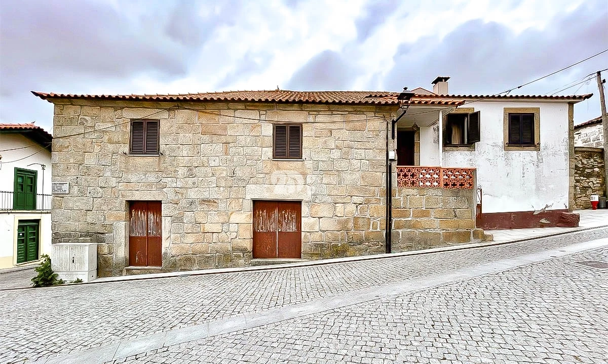 Moradia T5 para Venda em Barcos e Santa Leocádia Foto 1