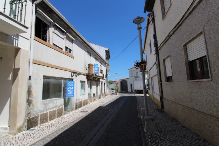 Prédio para Venda em Louriçal Foto 11