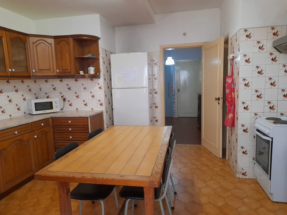 Quarto para Arrendamento em Santo Antonio dos Olivais Foto 13