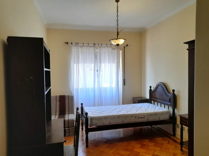 Quarto para Arrendamento em Santo Antonio dos Olivais Foto 1