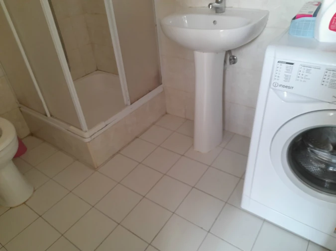 Quarto para Arrendamento em Santo Antonio dos Olivais Foto 11