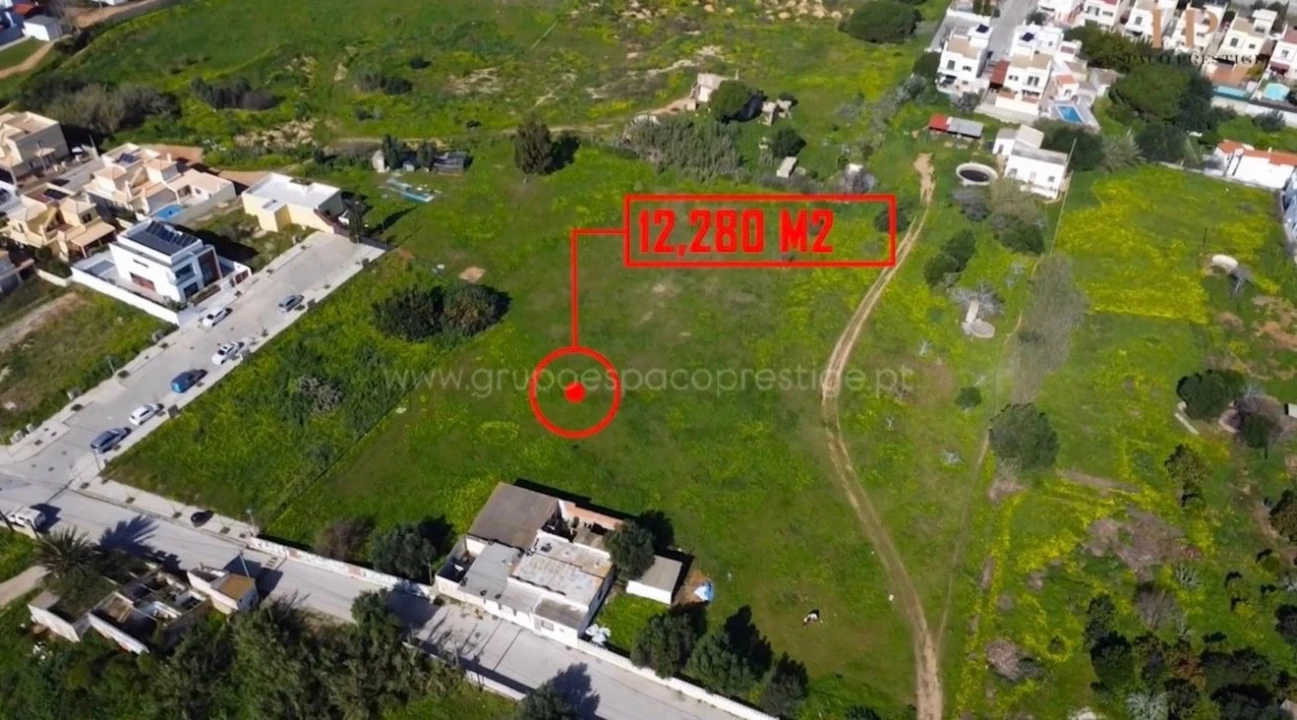 Terreno para Venda em Quelfes Foto 3