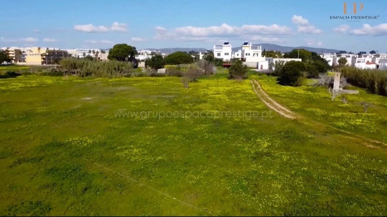 Terreno para Venda em Quelfes Foto 4