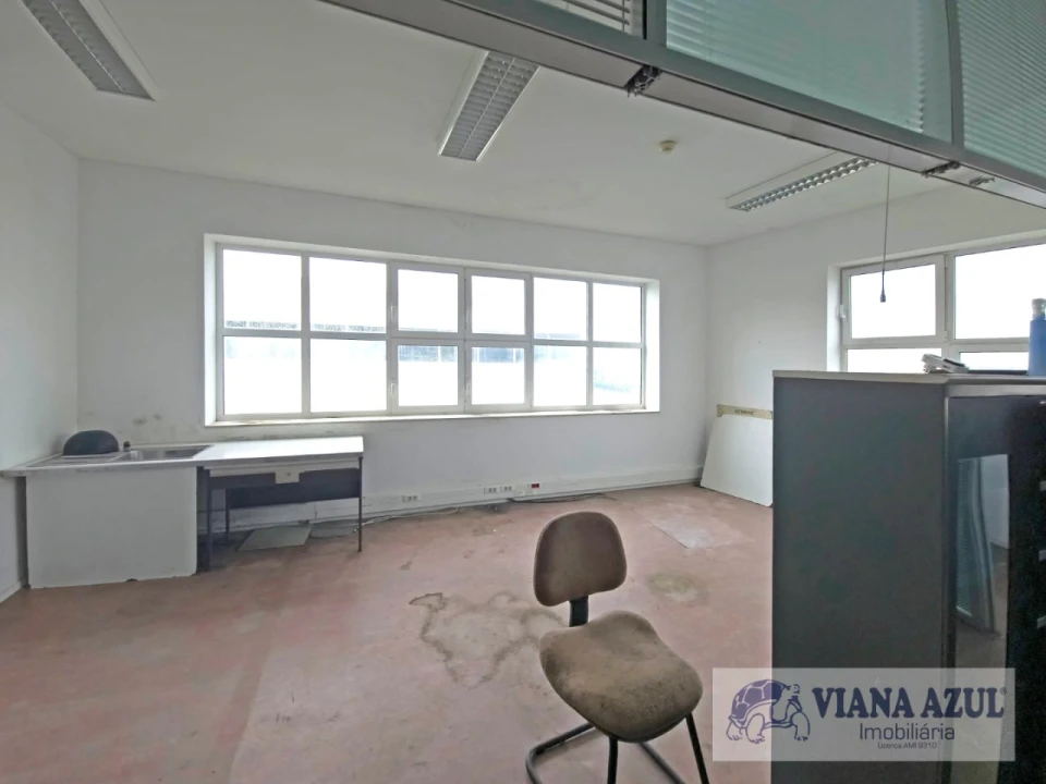 Armazém para Arrendamento em São Romão de Neiva Foto 7