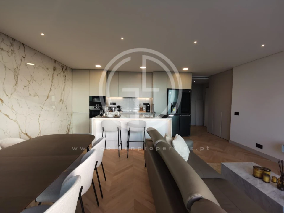 Apartamento T2 para Venda em Faro (Sé e São Pedro) Foto 3