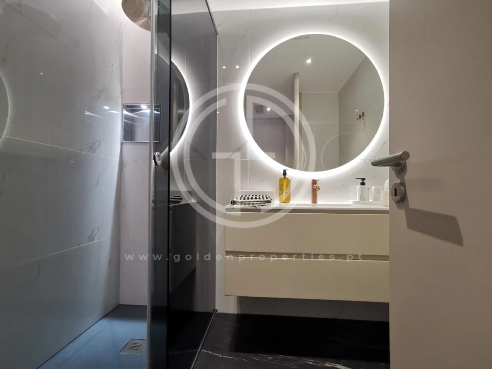 Apartamento T2 para Venda em Faro (Sé e São Pedro) Foto 13