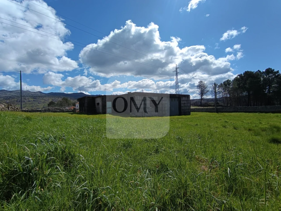 Armazém para Venda em Telões Foto 10