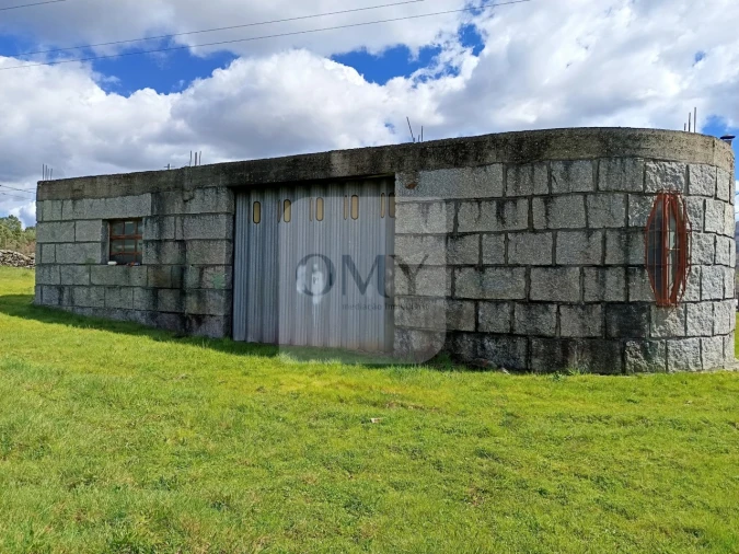 Armazém para Venda em Telões Foto 5