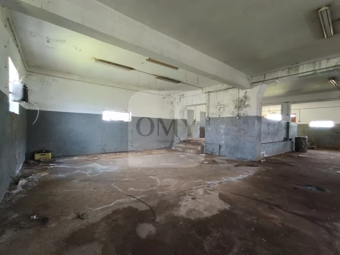 Armazém para Venda em Telões Foto 8