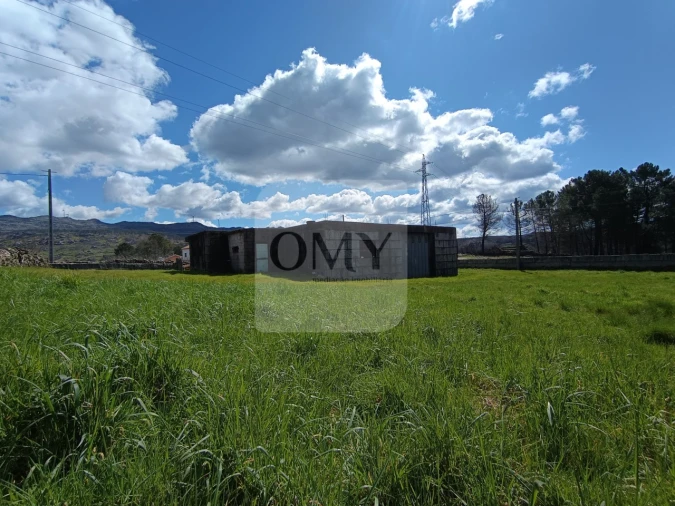 Armazém para Venda em Telões Foto 10