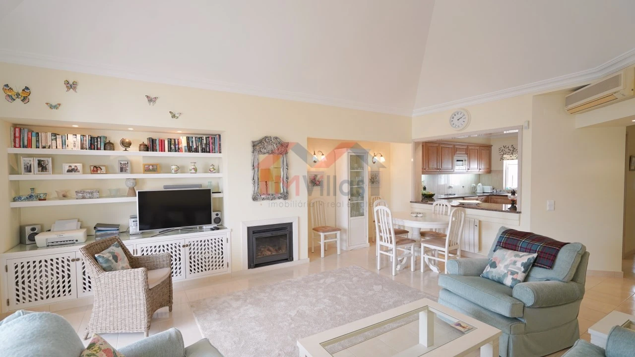 Apartamento T2 para Venda em Almancil Foto 2