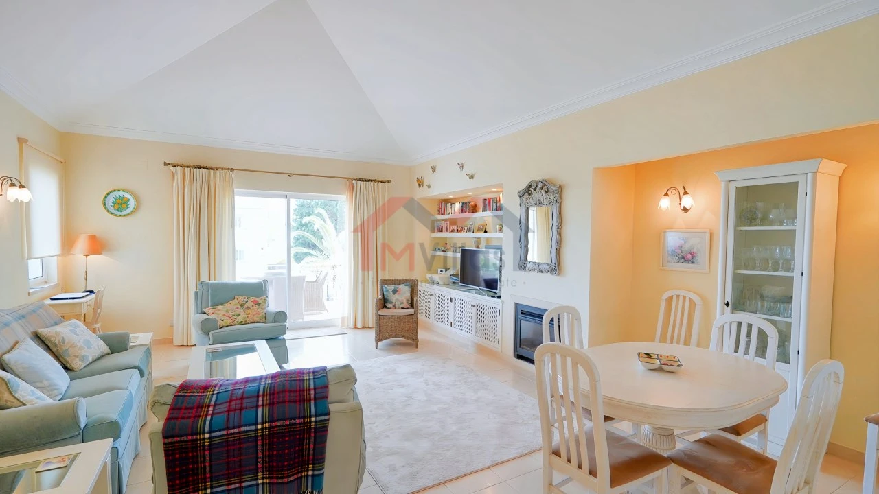 Apartamento T2 para Venda em Almancil Foto 4