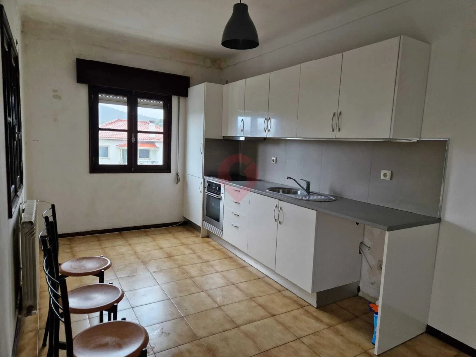 Moradia T4 para Venda em Barbeita Foto 8