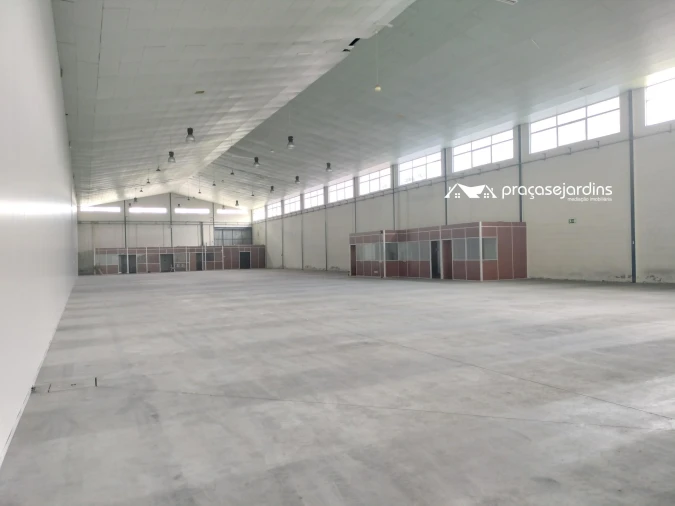 Armazém para Arrendamento em Marrazes e Barosa