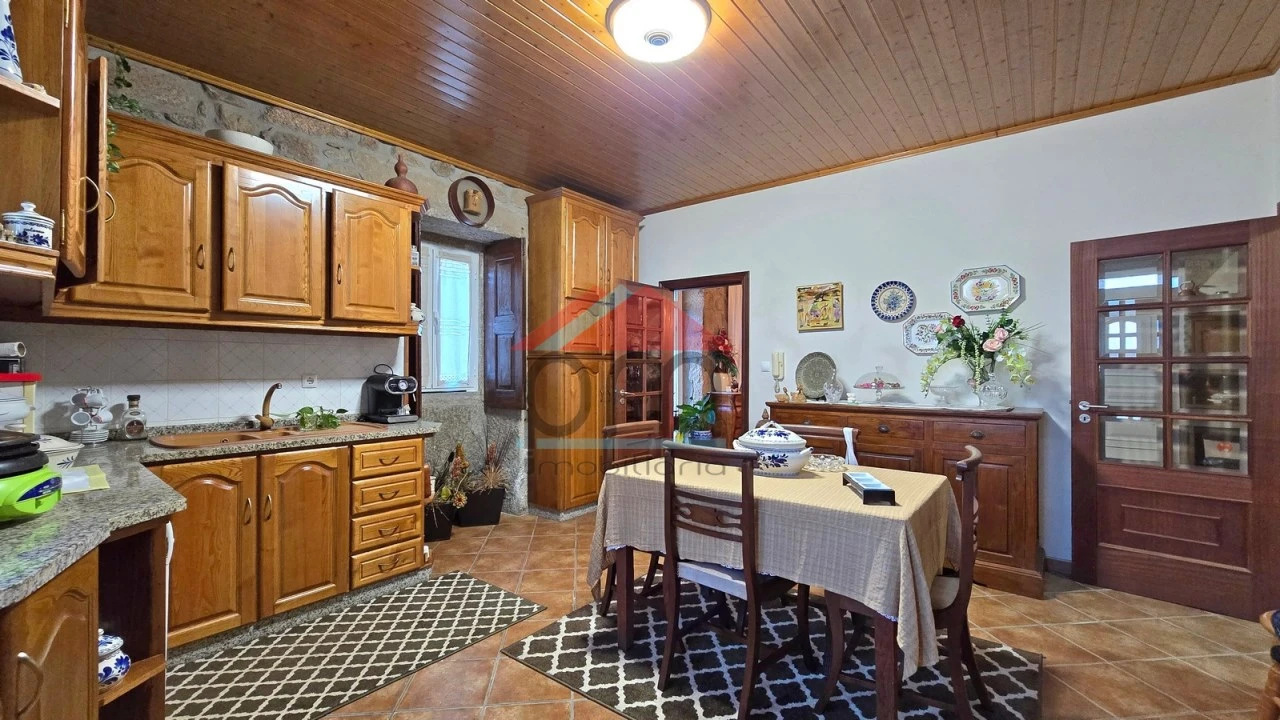 Moradia T4 para Venda em Troporiz e Lapela Foto 10