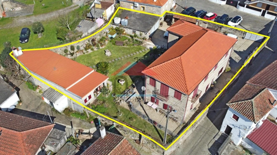 Moradia T4 para Venda em Troporiz e Lapela Foto 2