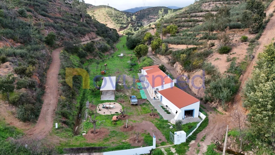 Quinta T2 para Venda em Alferce Foto 37