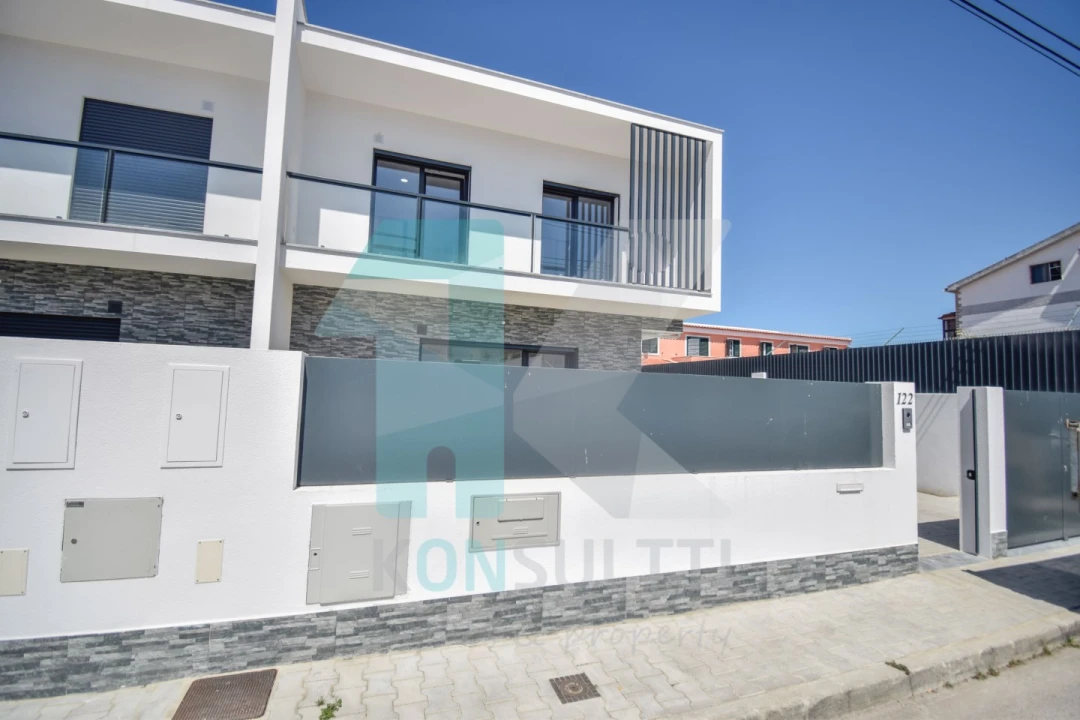 Moradia T3 para Venda em Fernao Ferro Foto 31
