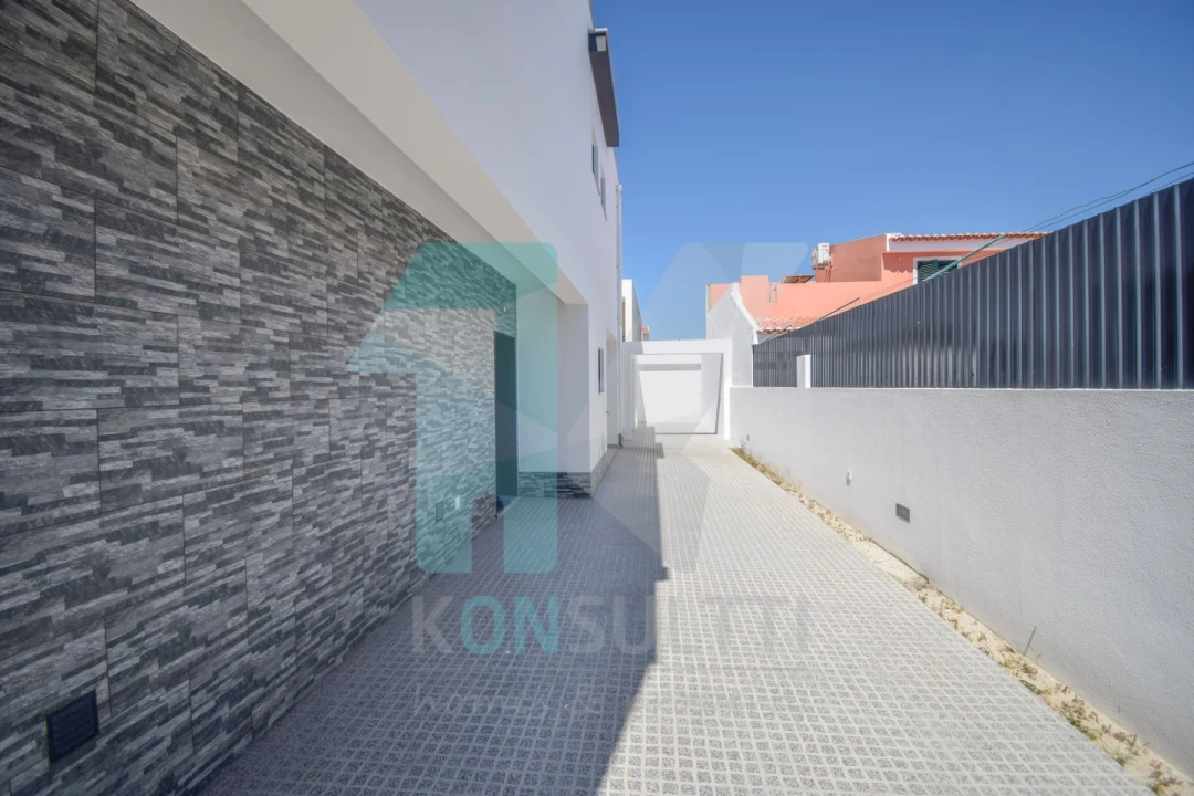Moradia T3 para Venda em Fernao Ferro Foto 33