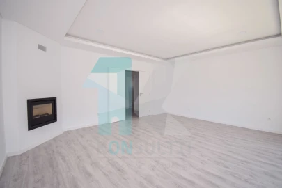 Moradia T3 para Venda em Fernao Ferro