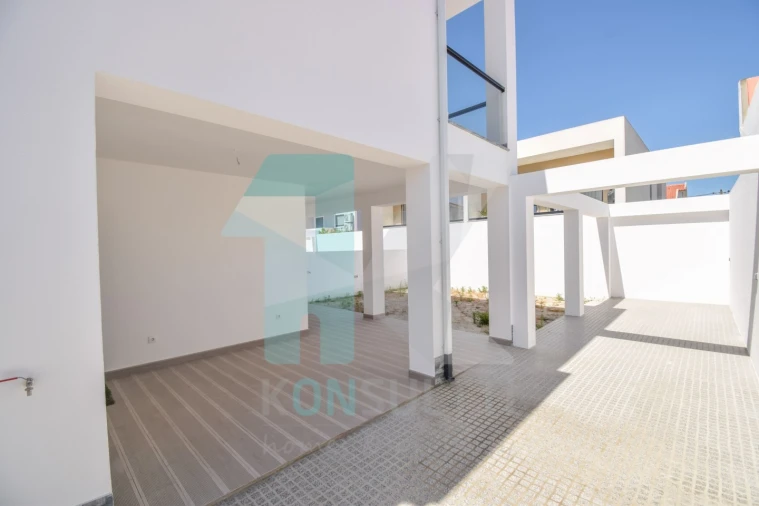 Moradia T3 para Venda em Fernao Ferro Foto 26