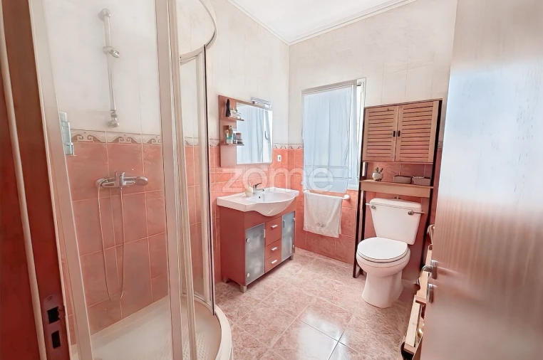 Moradia T4 para Venda em Vila do Porto Foto 10