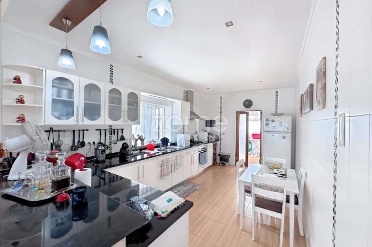 Moradia T4 para Venda em Vila do Porto Foto 15