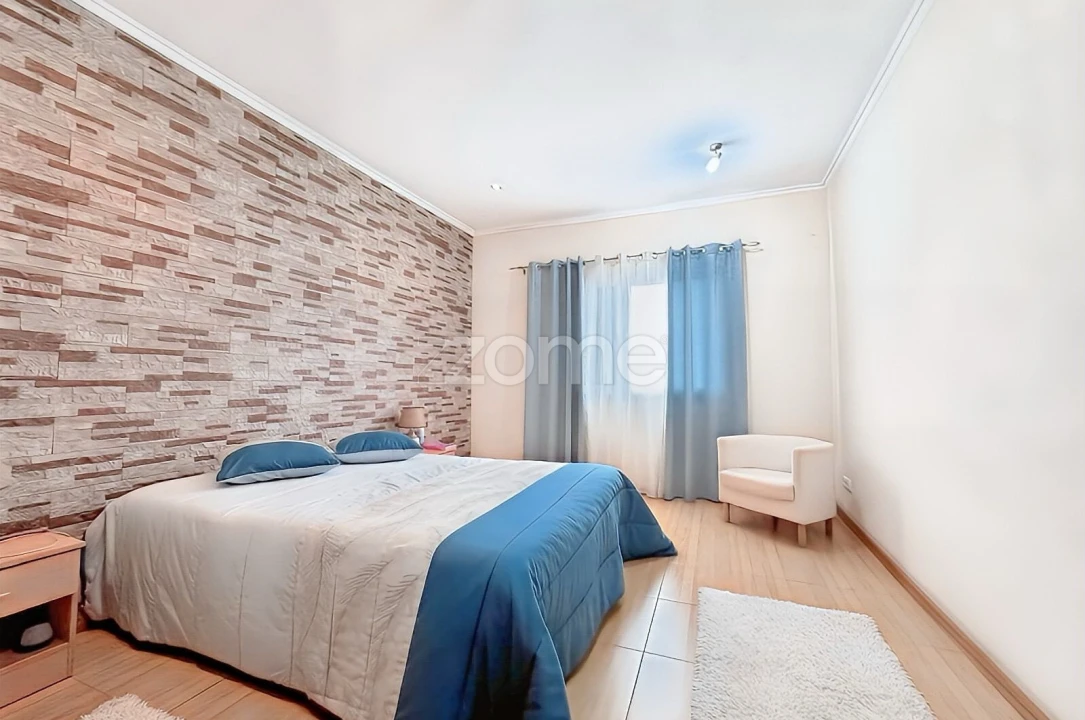 Moradia T4 para Venda em Vila do Porto Foto 3