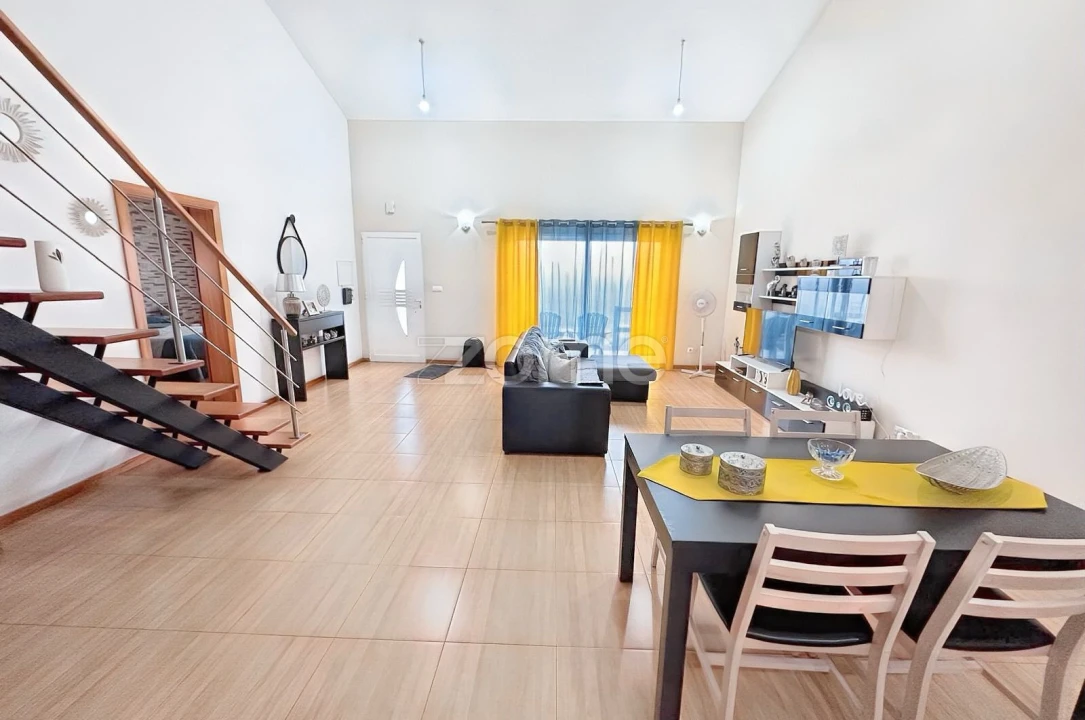 Moradia T4 para Venda em Vila do Porto Foto 4