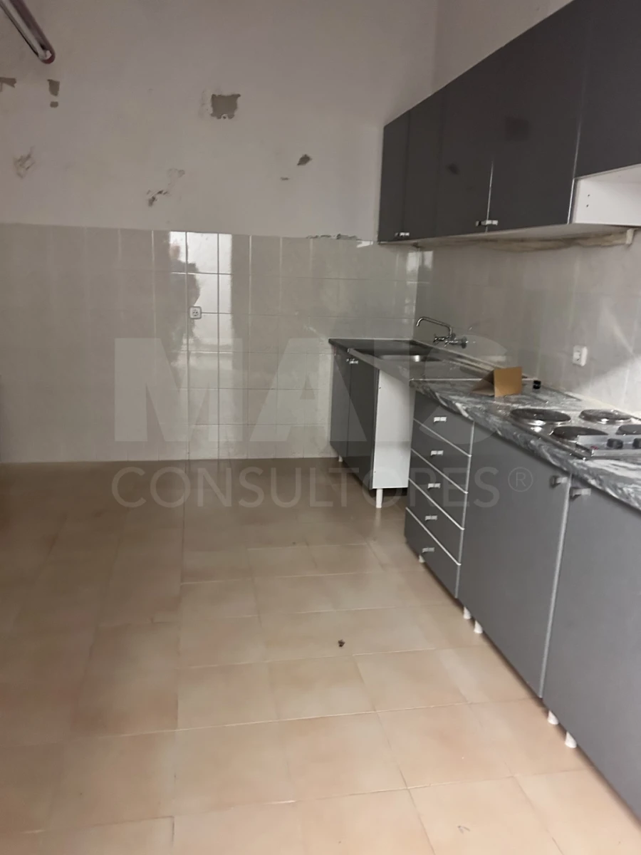 Loja para Arrendamento em Estrela Foto 9