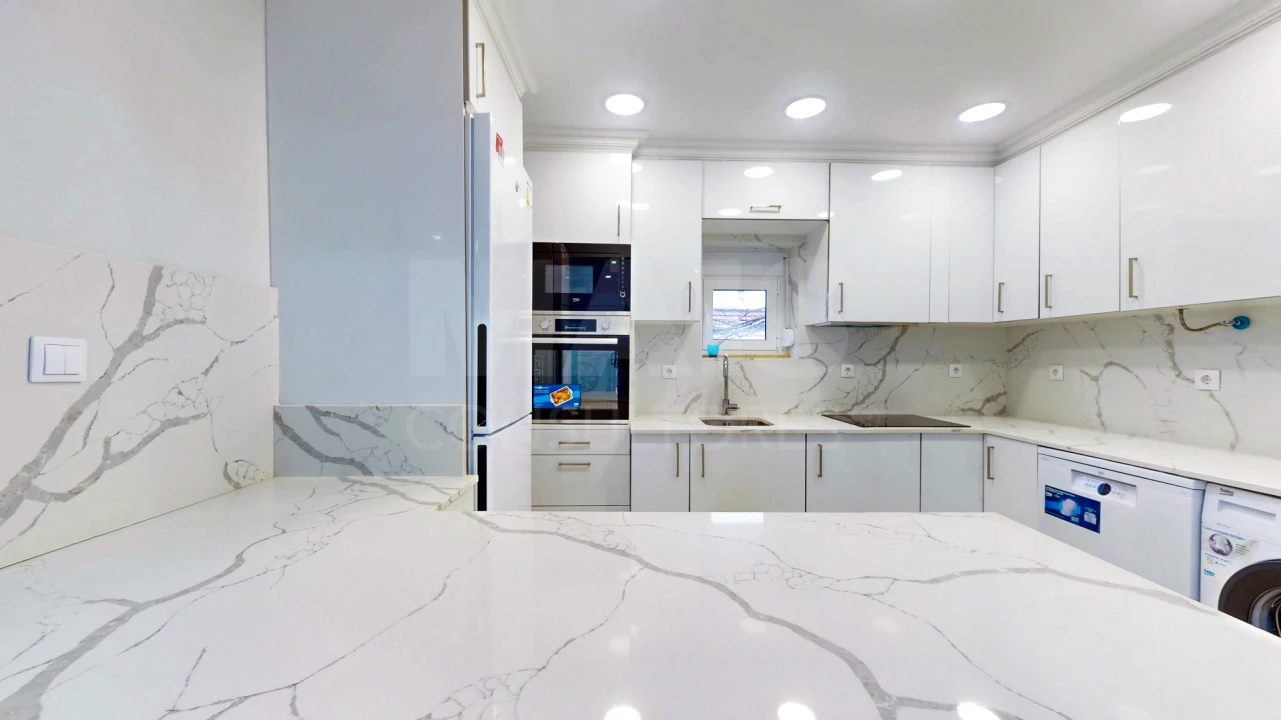 Moradia T3 para Venda em Ramada e Caneças Foto 2