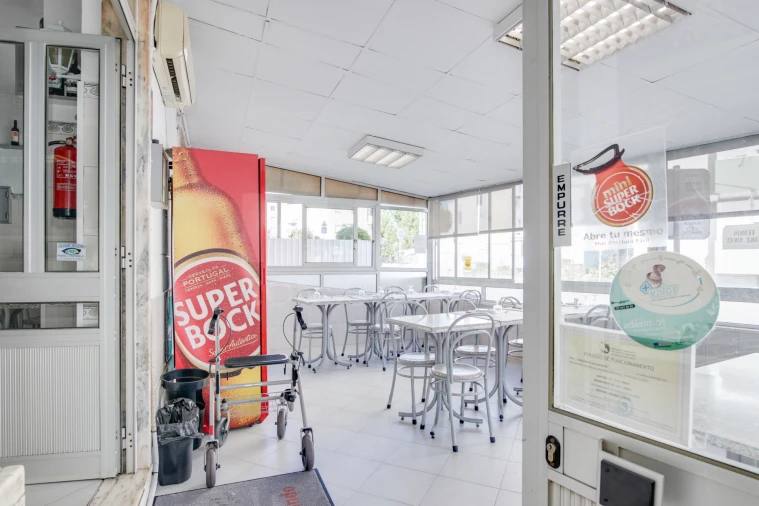 Loja para Venda em Póvoa de Santo Adrião e Olival Basto Foto 4