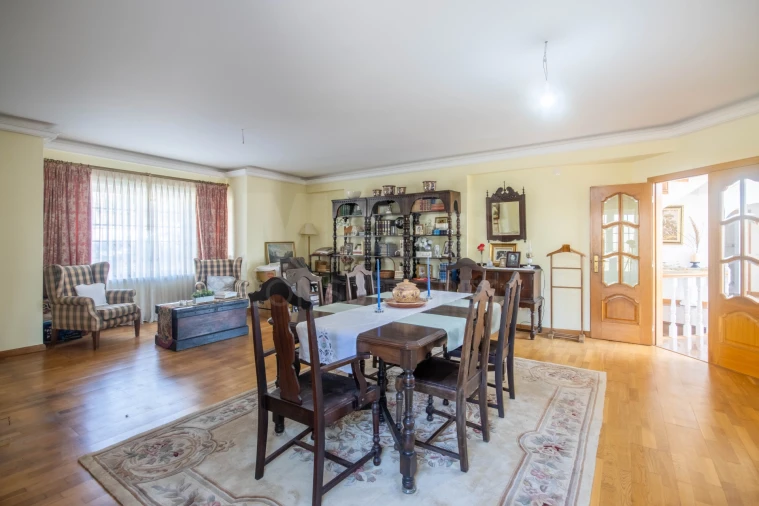 Moradia T5 para Venda em Amoreira Foto 8