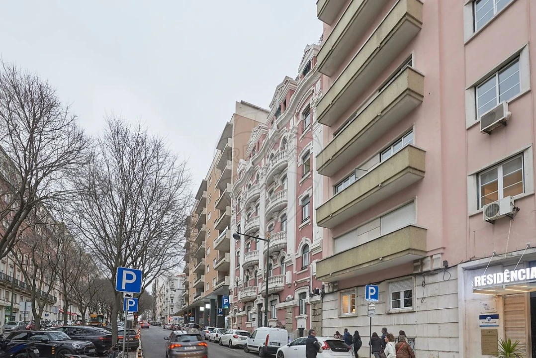 Apartamento T8 para Venda em Avenidas Novas Foto 1