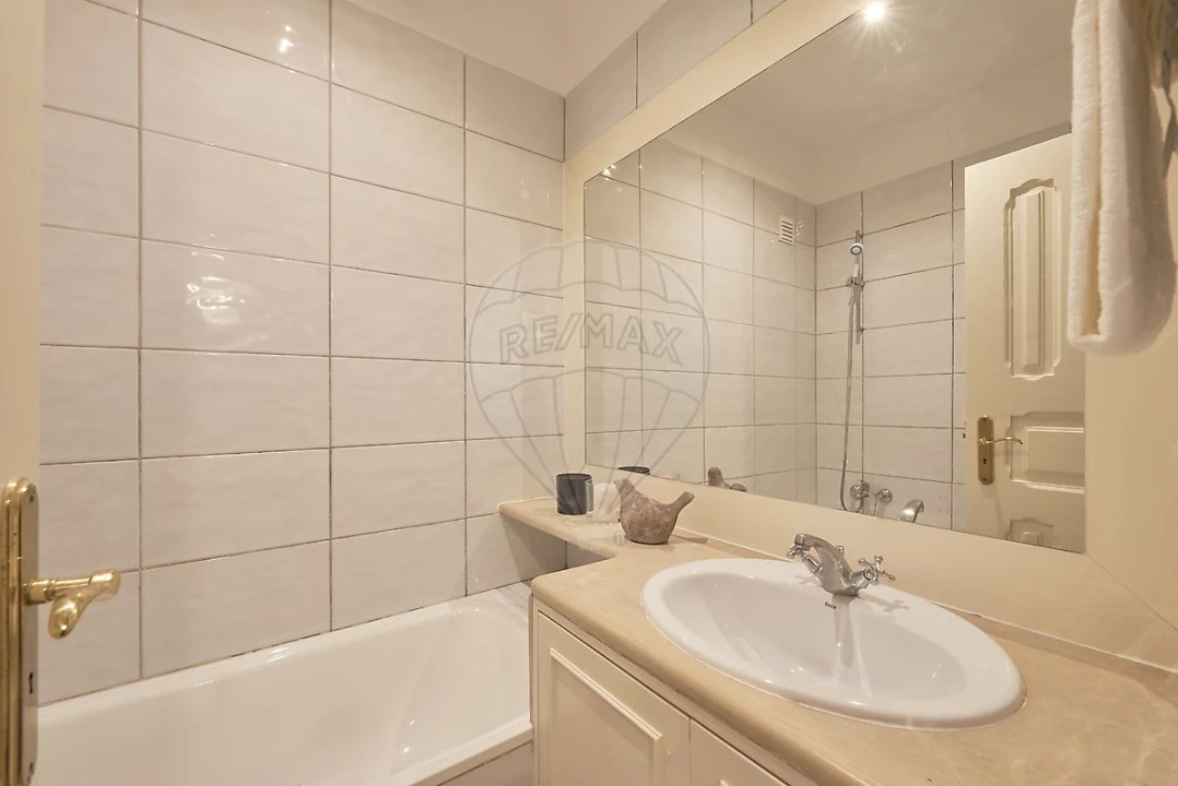 Apartamento T8 para Venda em Avenidas Novas Foto 13