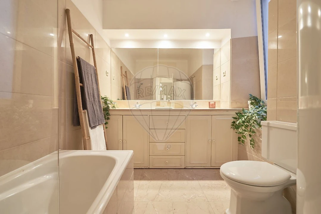 Apartamento T8 para Venda em Avenidas Novas Foto 14