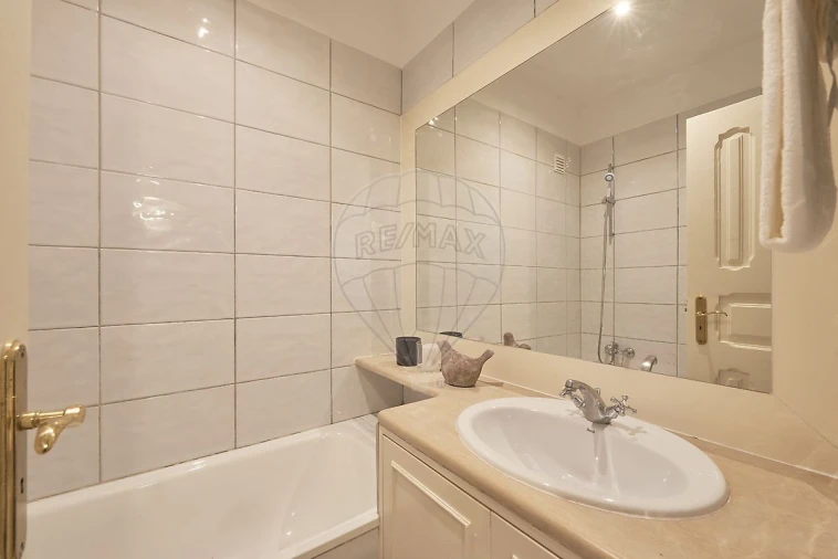 Apartamento T8 para Venda em Avenidas Novas Foto 13