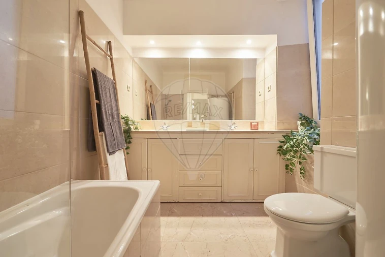 Apartamento T8 para Venda em Avenidas Novas Foto 14