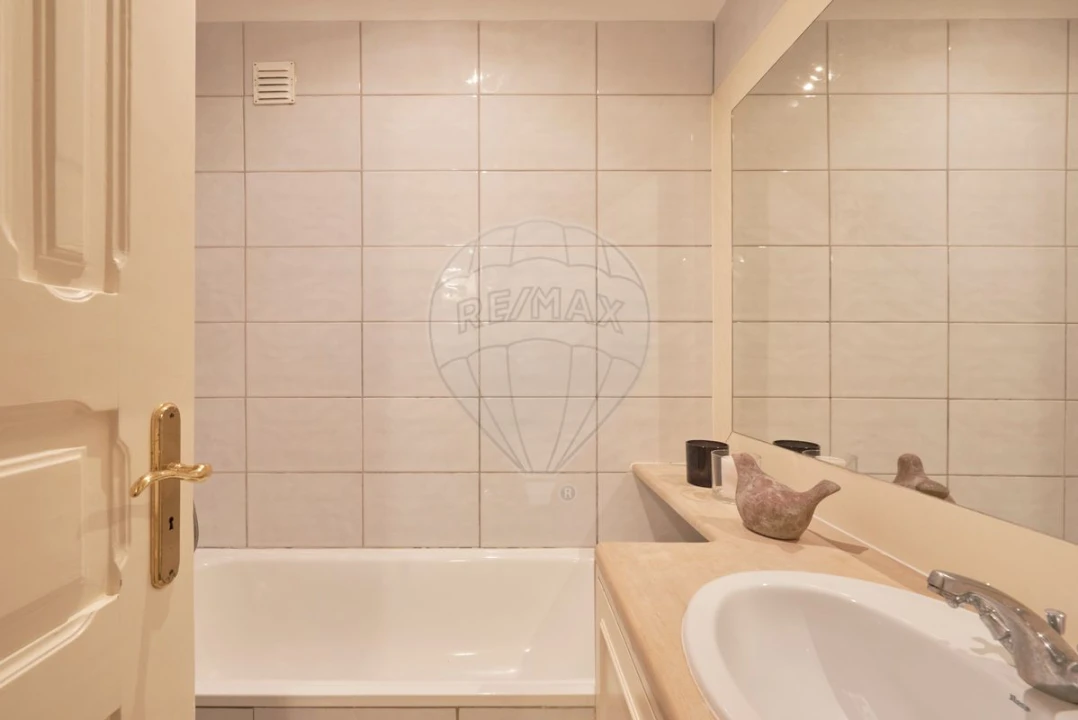 Apartamento T8 para Venda em Avenidas Novas Foto 15