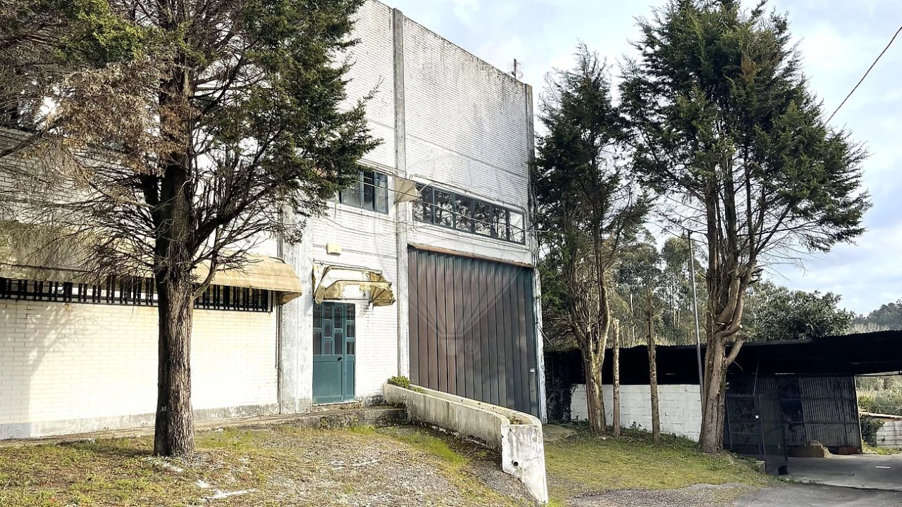 Armazém para Venda em Escapães Foto 4