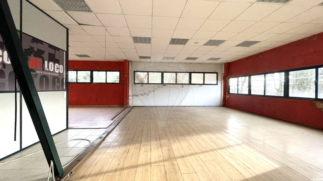 Armazém para Venda em Escapães Foto 21