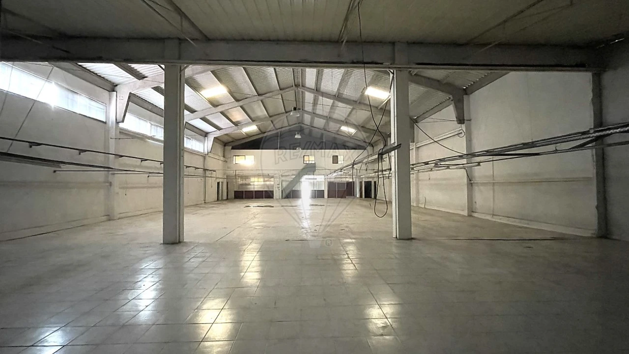 Armazém para Venda em Escapães Foto 9